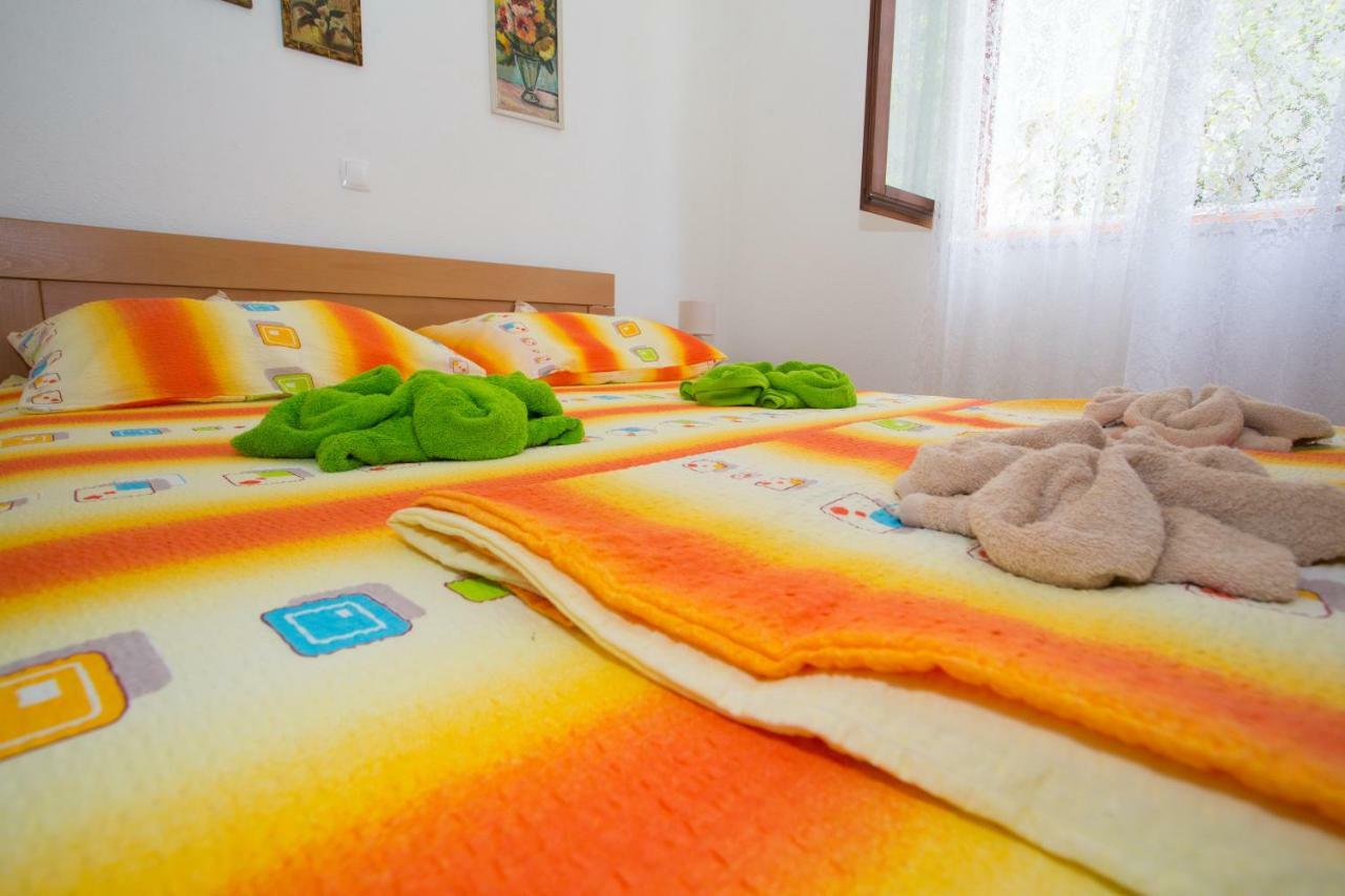 Apartments Mihic Makarska Exterior photo