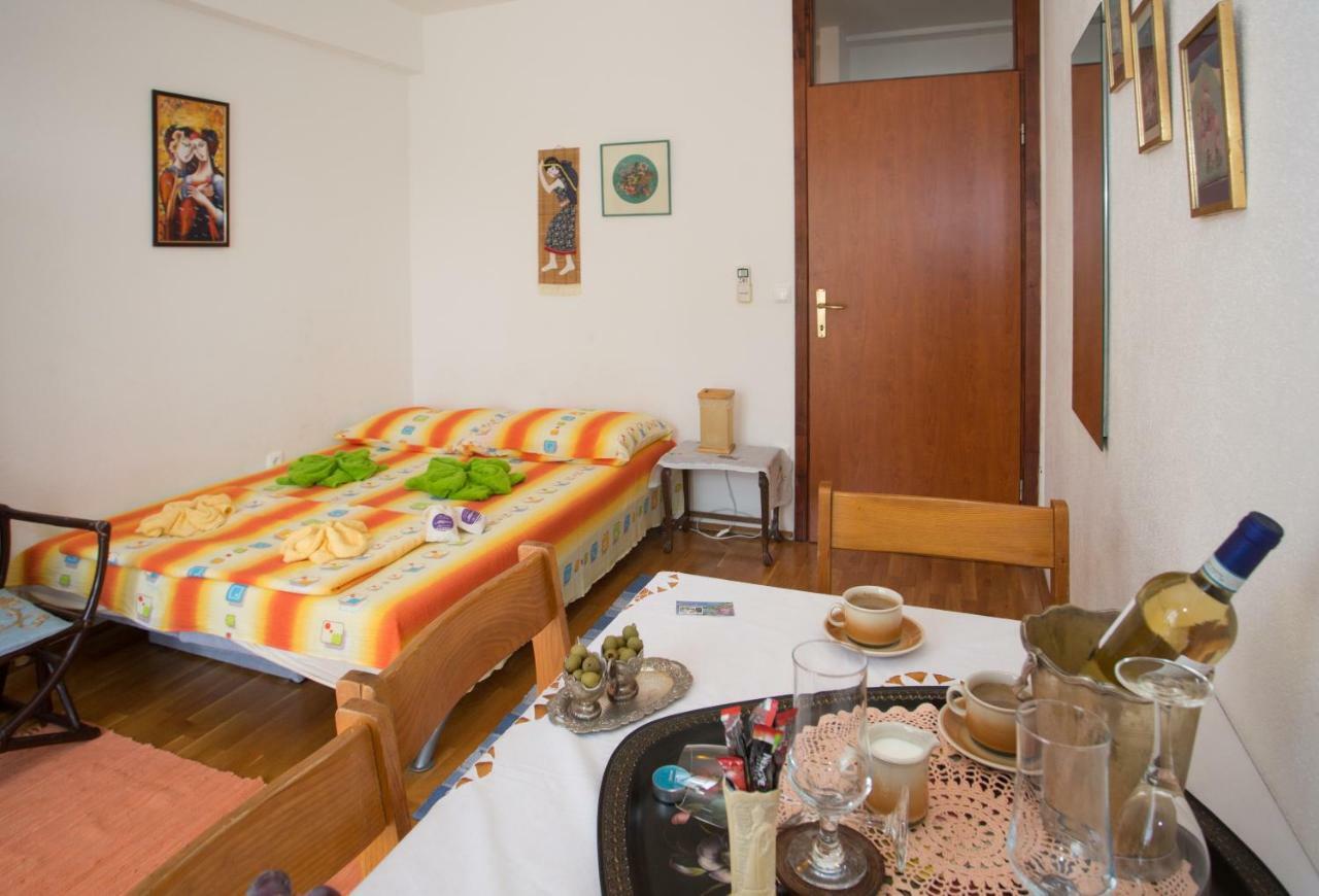 Apartments Mihic Makarska Exterior photo