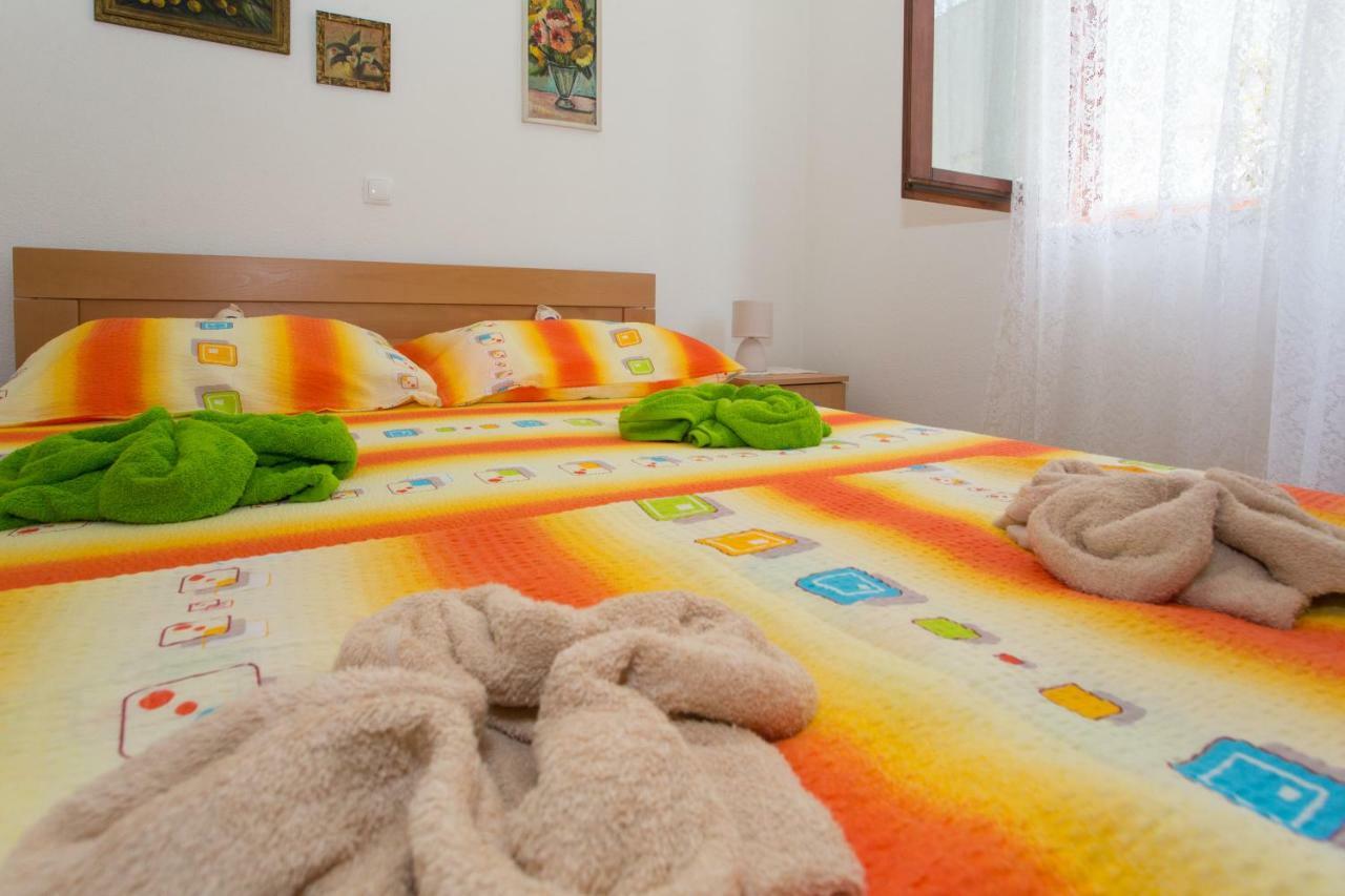 Apartments Mihic Makarska Exterior photo
