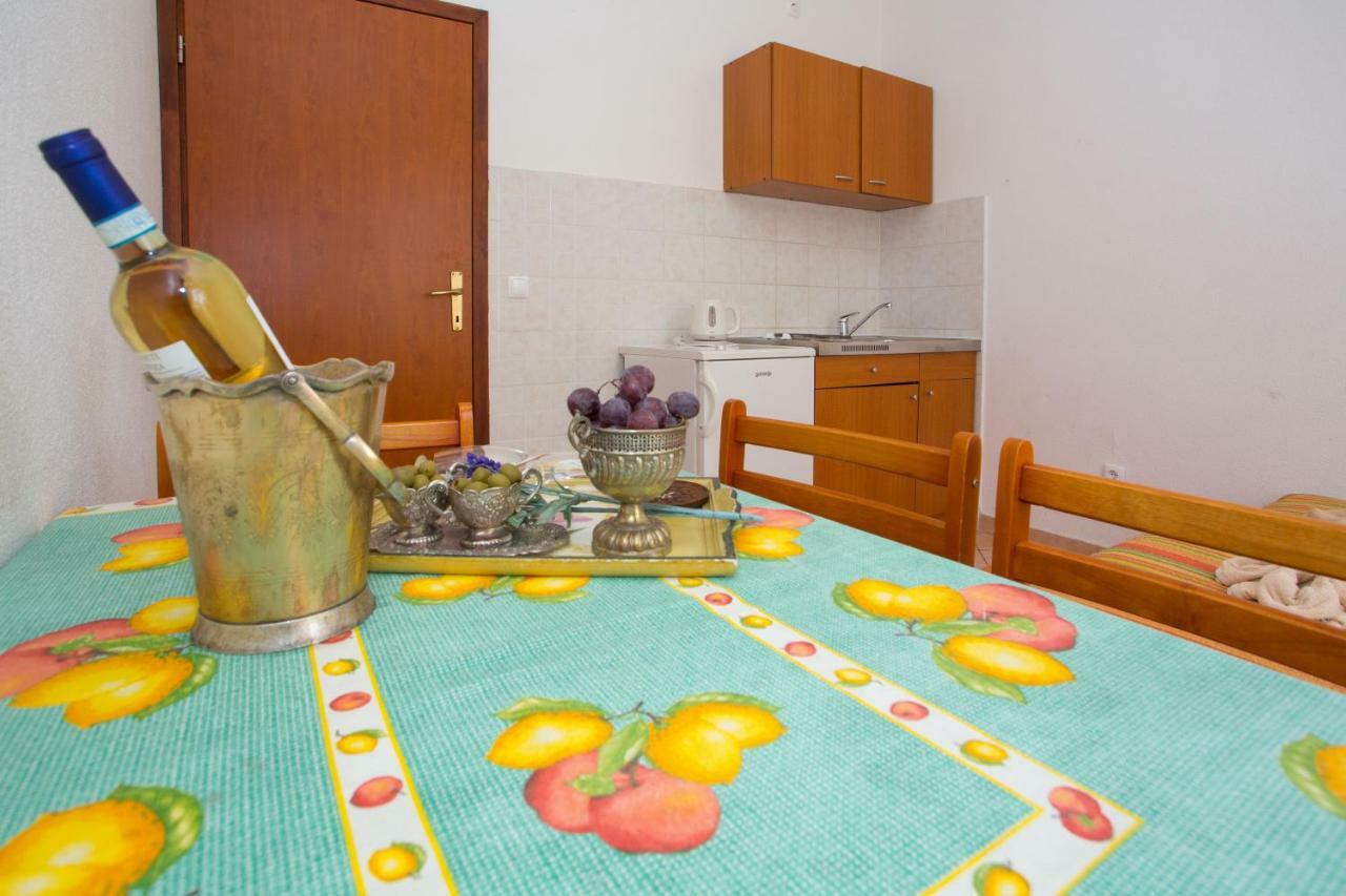 Apartments Mihic Makarska Exterior photo