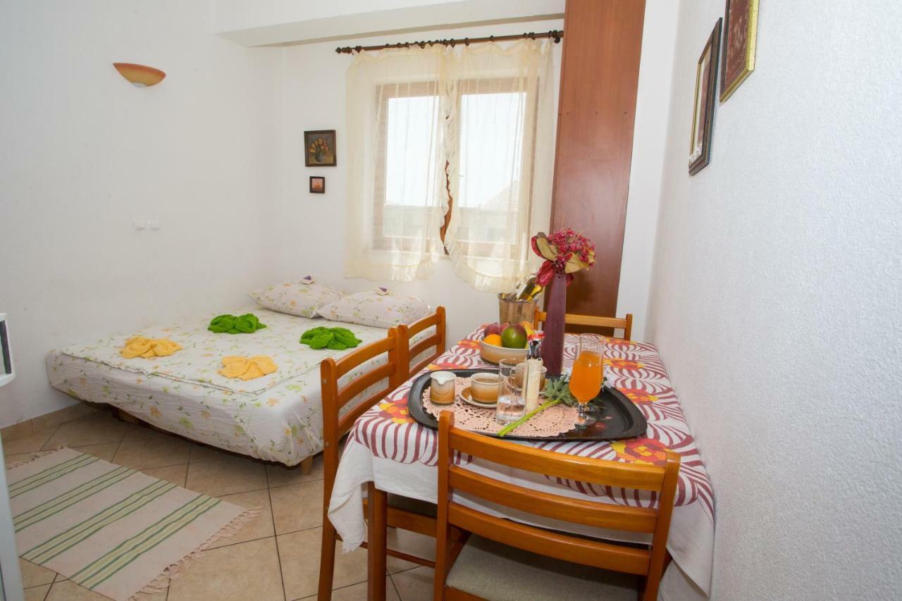 Apartments Mihic Makarska Exterior photo